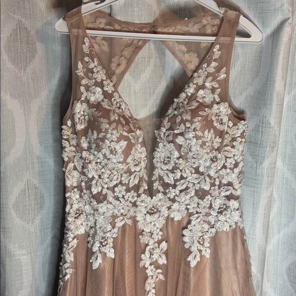 Nox Narianna Formal Dress Tan Size L - Picture 2 of 11